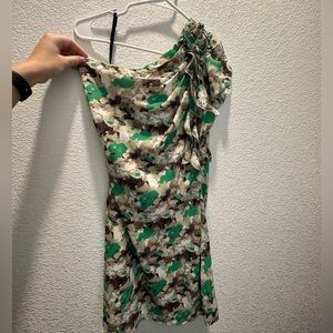 One shoulder boutique dress